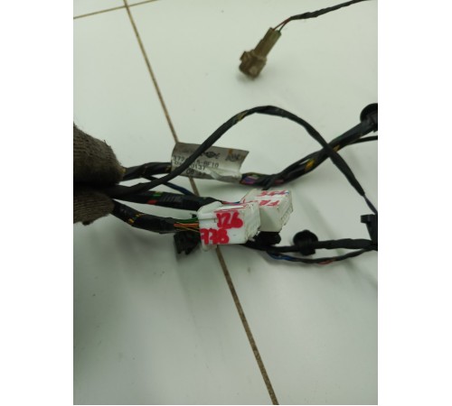 Электропроводка двери передняя левая