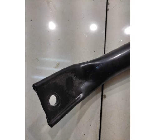 распорка стойки правая