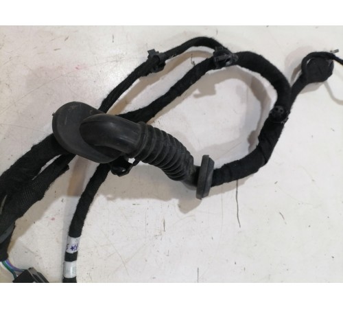 Электропроводка крышки багажника