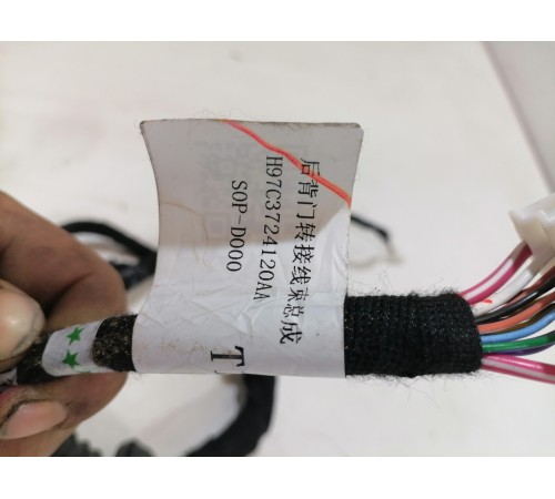 Электропроводка крышки багажника