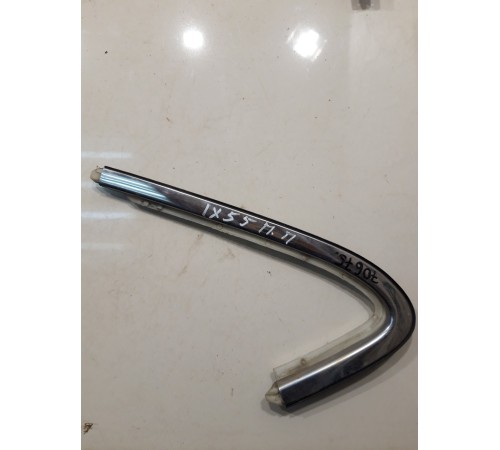 накладка стекла (передняя правая)