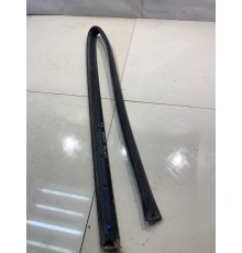 Уплотнитель двери (задний, правый)