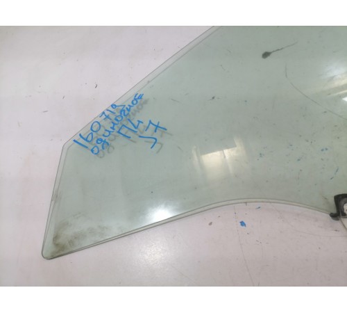 Стекло двери переднее левое