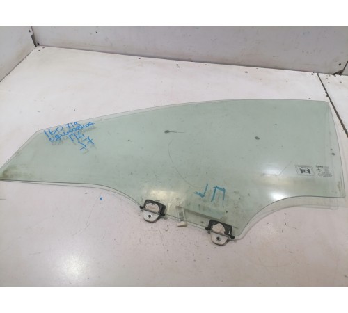 Стекло двери переднее левое