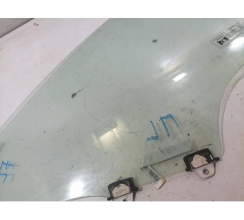 Стекло двери переднее левое