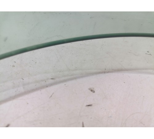 Стекло двери переднее левое