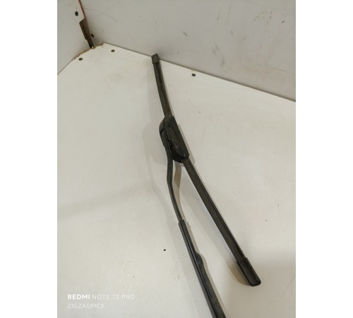 Поводок стеклоочистителя правый, пассажирский