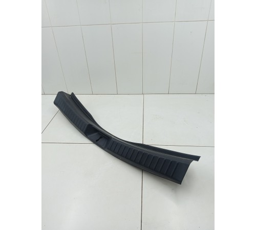 Накладка замка багажника