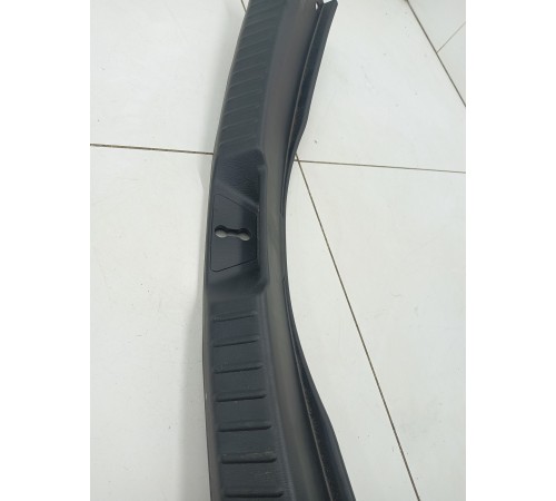 Накладка замка багажника