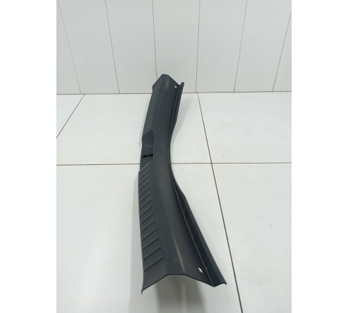 Накладка замка багажника