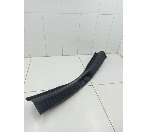 Накладка замка багажника