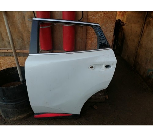 Дверь задняя левая