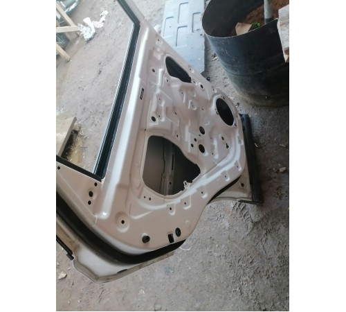 Дверь задняя левая