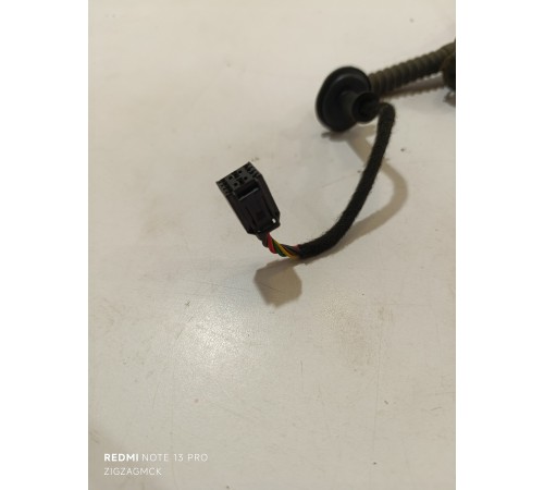 Амортизатор крышки багажника левый