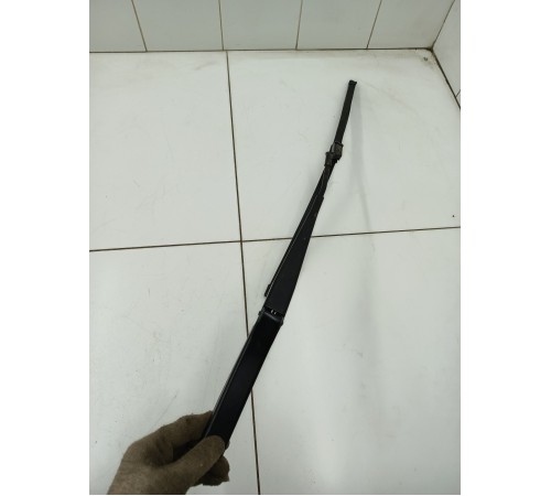 Поводок стеклоочистителя левый