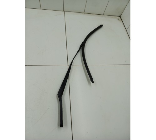 Поводок стеклоочистителя левый