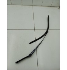 Поводок стеклоочистителя левый