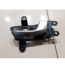 Ручка двери (задняя правая внутренняя)