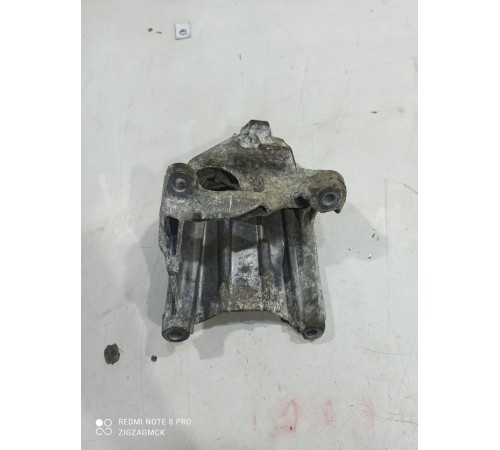 Кронштейн(крепление) двигателя передний левый