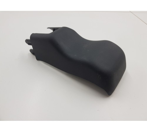 Заглушка крепления сиденья передняя правая