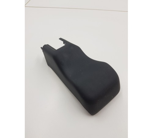 Заглушка крепления сиденья передняя правая