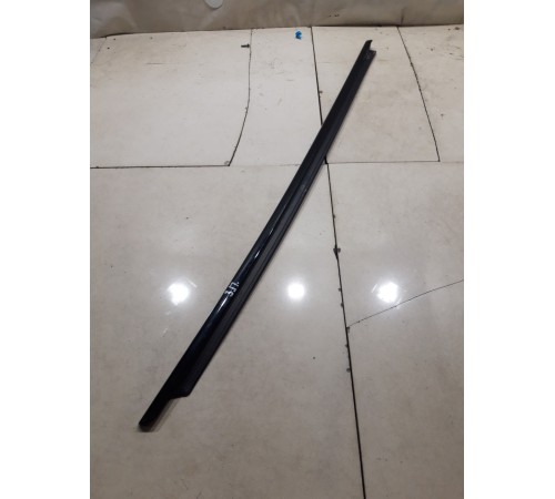 Уплотнитель стекла (задний правый наружный)