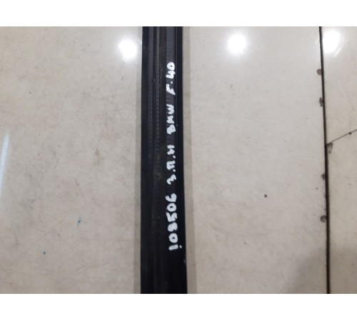 Уплотнитель стекла (задний правый наружный)