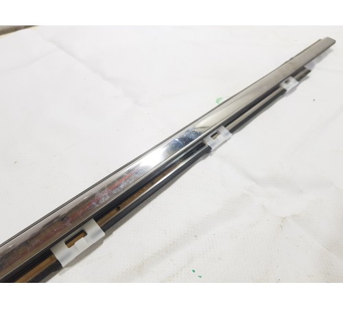 Уплотнитель стекла задний правый внешний