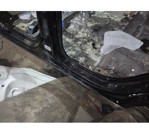 Порог со стойкой (левый)