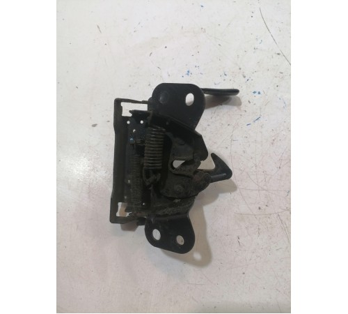 Замок капота