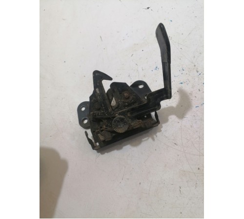 Замок капота