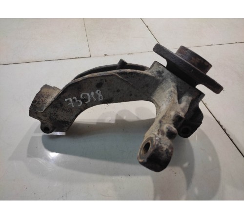 Поворотный кулак (передний, правый)