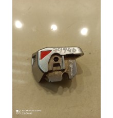 Фиксатор ручки блокировки двери(передний левый)