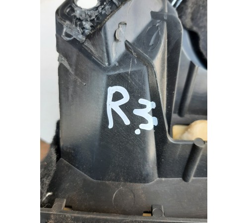 Боковина заднего сиденья (правая)