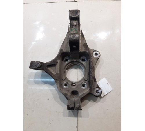 Кулак поворотный (передний левый)