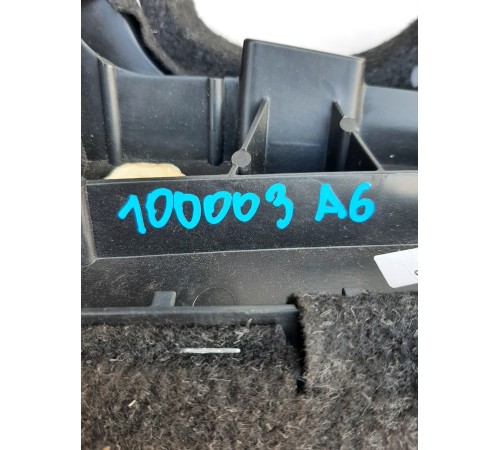 Боковина заднего сиденья (правая)