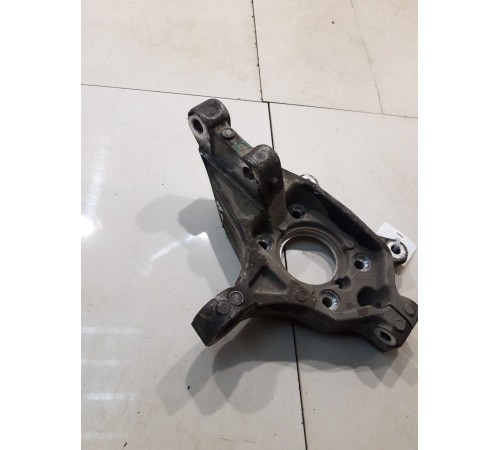 Кулак поворотный (передний левый)