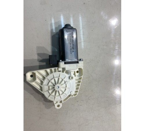 Моторчик стеклоподъемника (передний, левый)