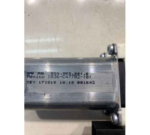 Моторчик стеклоподъемника (передний, левый)