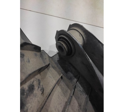 Рычаг подвески (задний, левый)