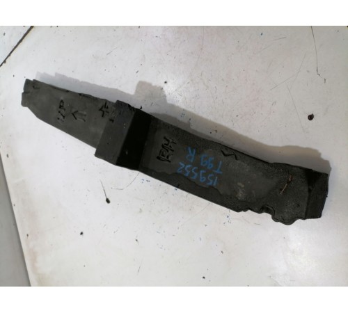  Уплотнитель крыла правый