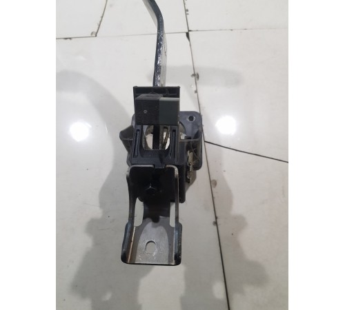 Педаль тормоза