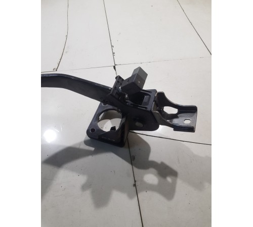 Педаль тормоза