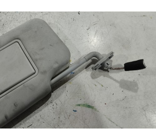 Козырек солнцезащитный левый