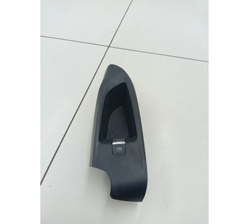 Кнопка стеклоподъемника передняя правая