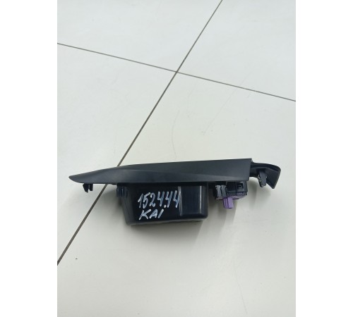 Кнопка стеклоподъемника передняя правая