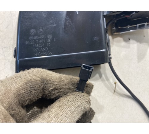 Дефлектор воздушный левый средней стойки