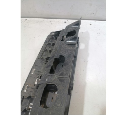 Кронштейн бампера задний центральный