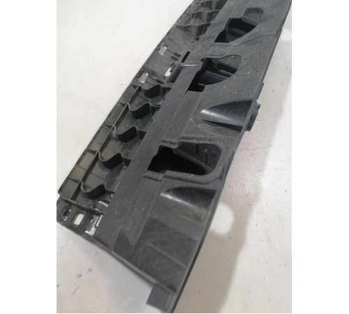 Кронштейн бампера задний центральный