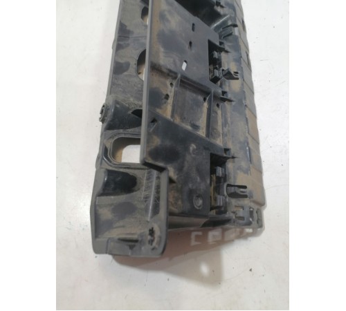 Кронштейн бампера задний центральный